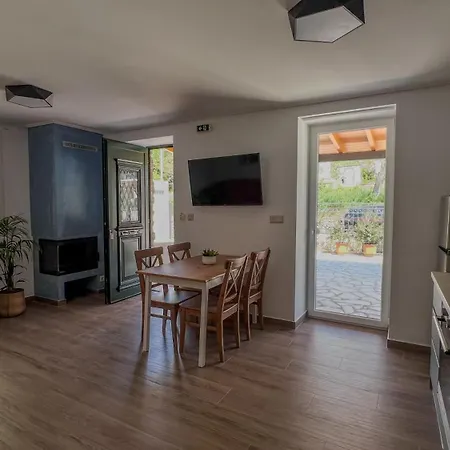 Spyros Stone Appartement